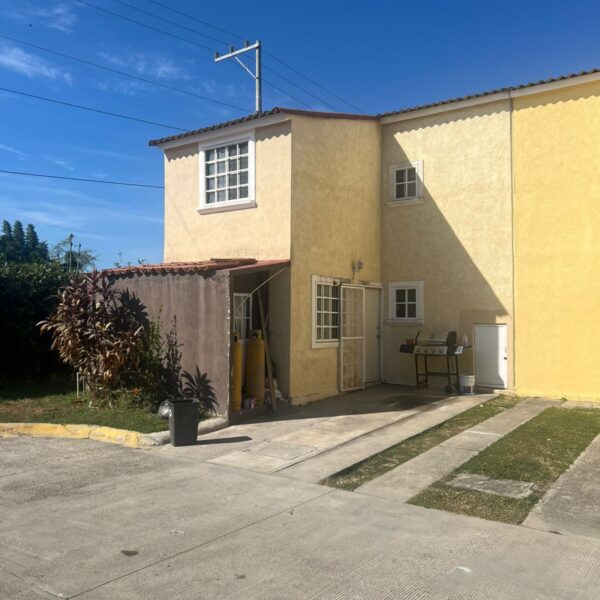 LA JOYA